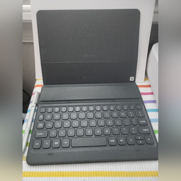Samsung Keyboard Case for Samsung Galaxy Tab S3 - Gray (EJ-FT820USEGUJ) - Picture 1 of 5